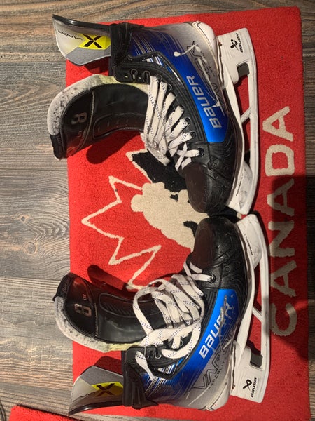 Blue Bauer Vapor Hyperlite 2 Hockey Skates Regular Width Pro Stock 7 (Used)