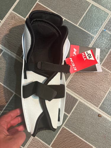Youth CCM LTP 10" Shin Pads (New)