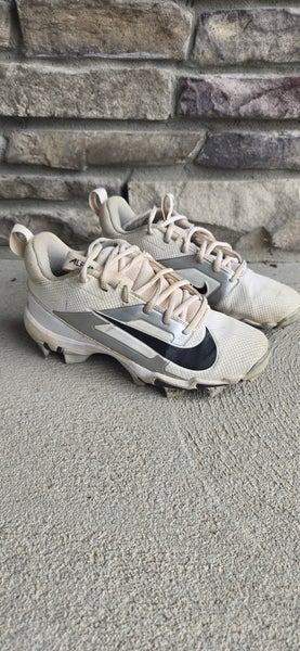 Men's 3.5Y (Big Kids / Youth) Nike Molded Cleats (Used)