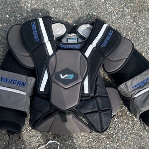 Medium 2023 Vaughn Velocity V9 Goalie Chest Protector (Used)