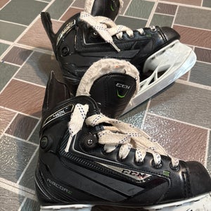 CCM RibCor 42K Hockey Skates Regular Width Size 2.5 (Used)