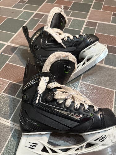 CCM RibCor 42K Hockey Skates Regular Width Size 2.5 (Used)