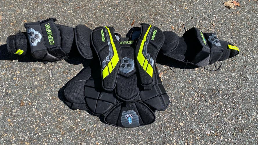 XXL 2019 Vaughn Velocity VE8 Goalie Chest Protector (Used)