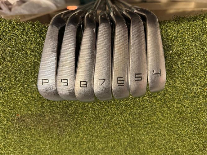 TaylorMade P7TW 4-PW Iron Set, Project X 6.5 X-Stiff Flex, RH