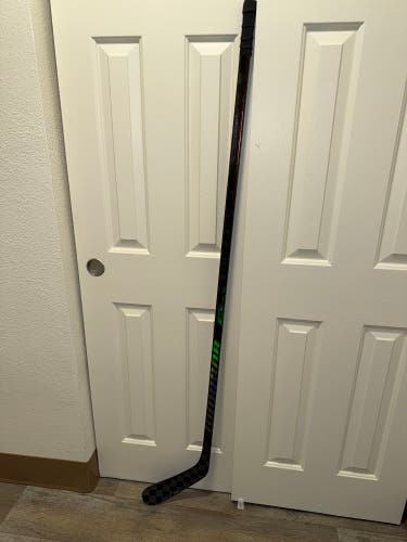 Intermediate Warrior Covert QR6 pro Right Handed Hockey Stick W03 (Used)