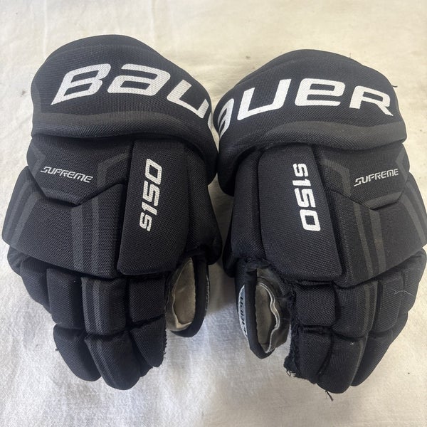 Junior Size 11 Inch Bauer Supreme S150 Ice Hockey Player Gloves.