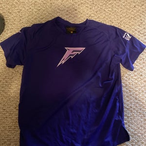 Minnesota frost Purple Medium Adult Unisex Shirt (Used)