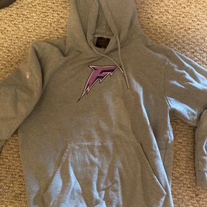 Minnesota Frost Gray Adult Unisex Large Sweatshirt (Used)