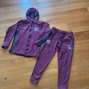 Women's Large Nike Sweatshirt (New)