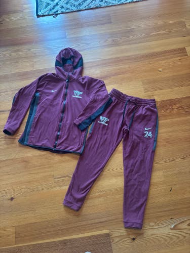 Women's Large Nike Sweatshirt (New)