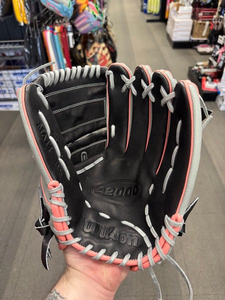 2025 RH Wilson A2000 Fastpitch Glove 12.25