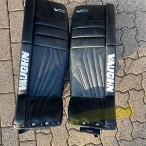 28+2 Vaughn Velocity V9 Goalie Leg Pads (Used)
