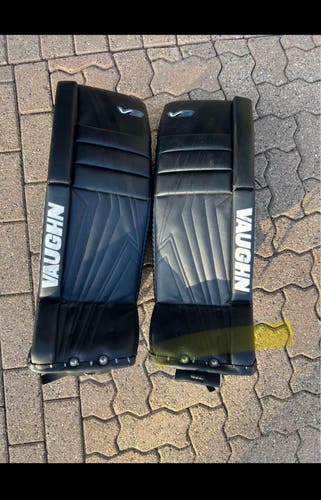 28+2 Vaughn Velocity V9 Goalie Leg Pads (Used)