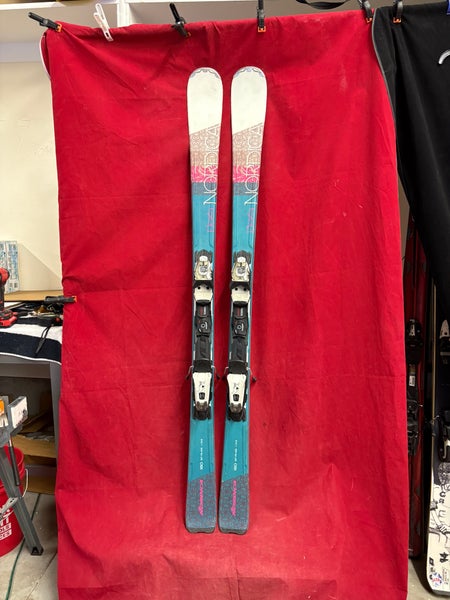 Unisex Nordica Elexa 160 cm Skis With Bindings (Used)