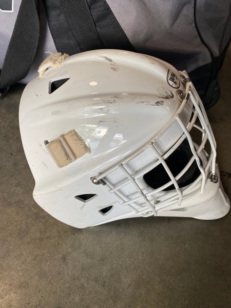 Wall W1 Goalie Mask Junior  50-53 cm  (Used)
