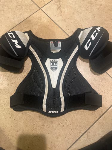 Youth Large CCM Shoulder Pads (Used)t