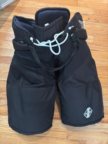 Men's Senior Size 54 XL Tackla Air 9000 Hockey Pants (Used)