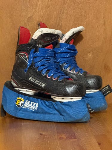 Bauer Vapor X600 Ice Hockey Skates - Junior Size 2.5, Regular Width - Good Condition (Used)