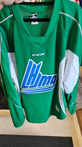 Green QMJHL Size 56 Adult Unisex CCM Practice Jersey (Used)