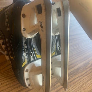 CCM Super Tacks 9380 Hockey Goalie Skates Size 3.5 (Used)