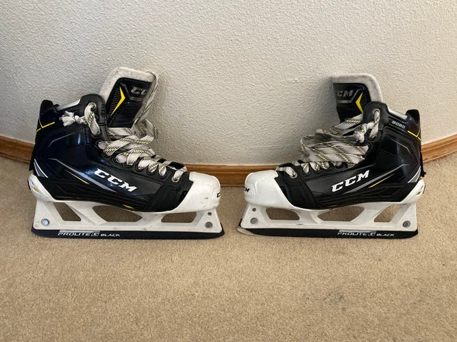 CCM Tacks 9080 Hockey Goalie Skates Regular Width 8 (Used)