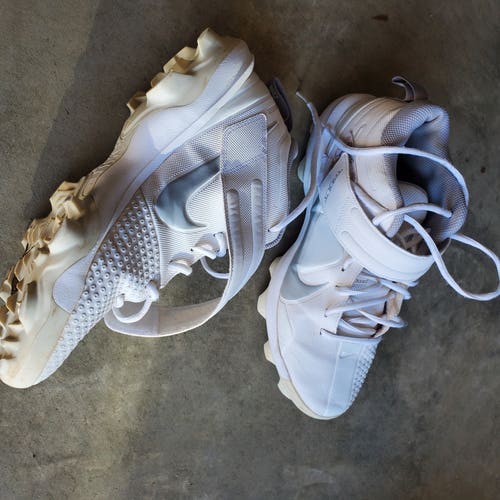 White Men's Size M 8.5 (W 9.5) Nike Trout Molded Cleats (Used)