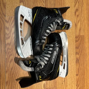 Bauer Supreme M1 Hockey Skates Size 2 (Used)