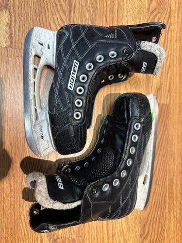 Bauer Nexus 200 Hockey Skates Size 3 (Used)