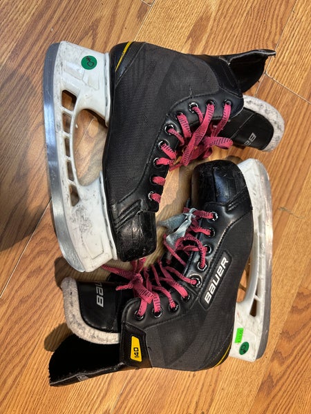 Bauer Supreme 140 Hockey Skates 6 (Used)