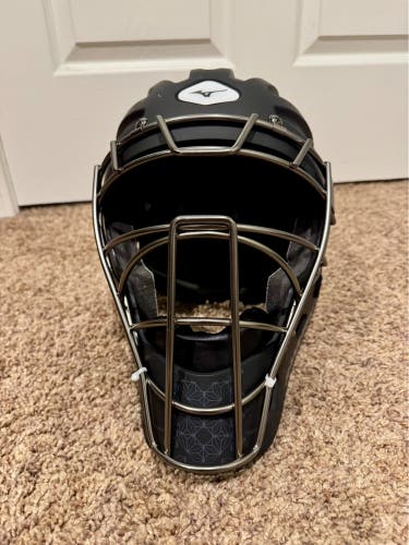 Adult Mizuno Catcher's Mask (New)