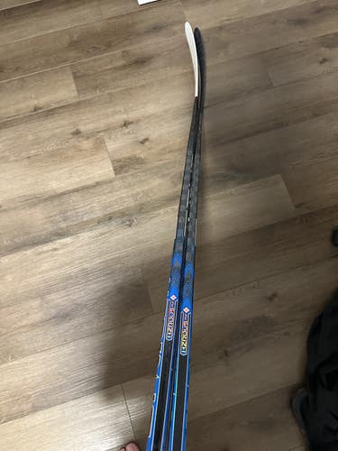 Senior True Hzrdus PX Right Handed Hockey Stick P92M Pro Stock (Used)