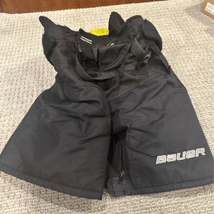 Men's Junior Medium Bauer Supreme Matrix Hockey Pants (Used)