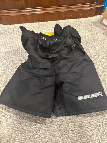 Men's Junior Medium Bauer Supreme Matrix Hockey Pants (Used)