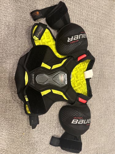 Men's Medium Junior Bauer Vapor velocity Shoulder Pads (Used)