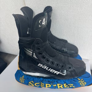 Bauer Vapor Hyperlite 2 Hockey Skates Regular Width Pro Stock Size 6 (Used)