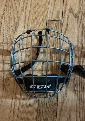 Medium CCM FM580 Full Cage (Used)