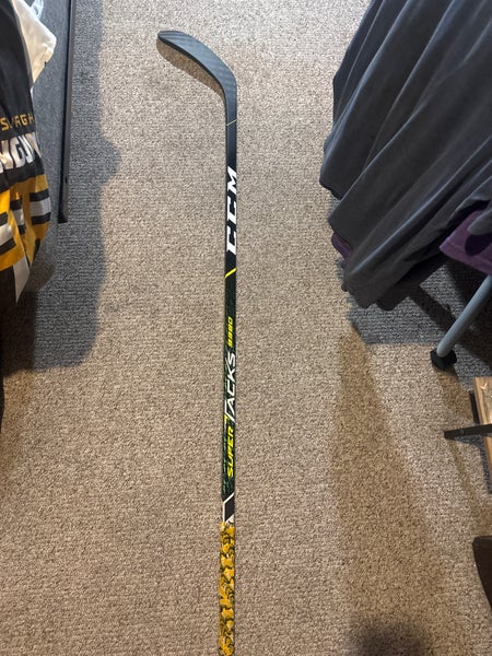 Senior CCM Super Tacks 9380 Right Handed Hockey Stick P28 (New)