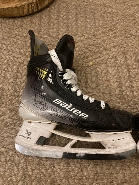2024 Bauer Vapor Hyperlite 2 Hockey Skates Regular Width 7 (Used)