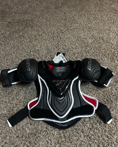 Medium Junior Bauer Vapor 1X Shoulder Pads (New)