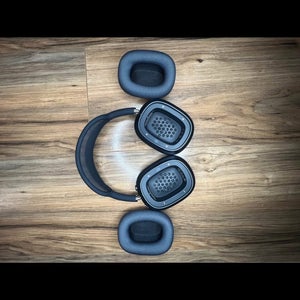 1:1 AirPod max headphones