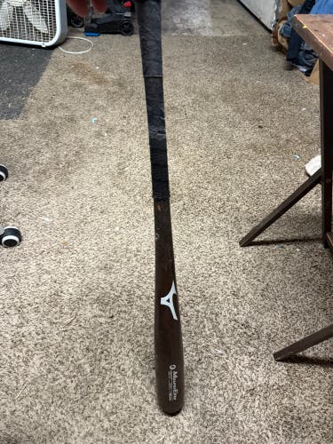 2019 Mizuno MZM110 Maple BBCOR Certified Bat (-3) 29 oz 32" (Used)