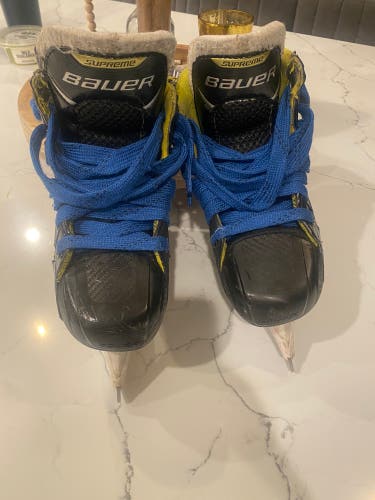 2020 Bauer Supreme 3S Hockey Goalie Skates Regular Width Size 2 (Used)