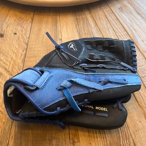 Mizuno Shadow RHT Softball Glove 13"