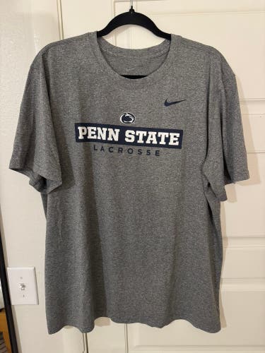 Gray Large Men's Nike Shirt (Used)