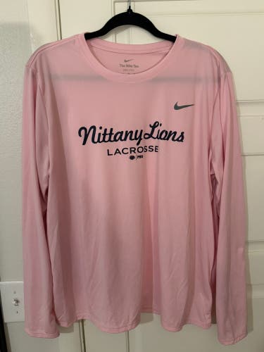 Penn State XL Women's Nike Shirt (Used)