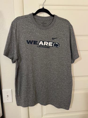 Penn State XL Men's Nike Shirt (Used)