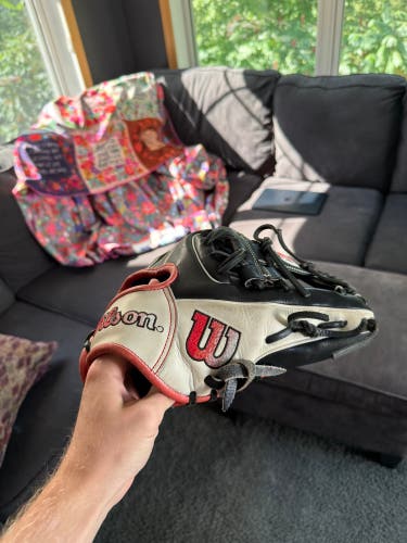 2023 Wilson A2000 RH Baseball Glove 11.75" (Used)