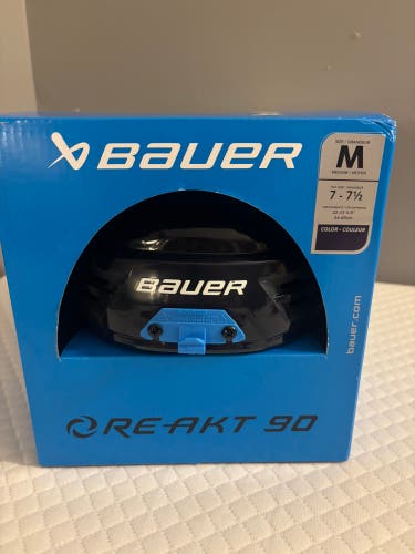 Medium Bauer Re-Akt 90 Helmet (New)