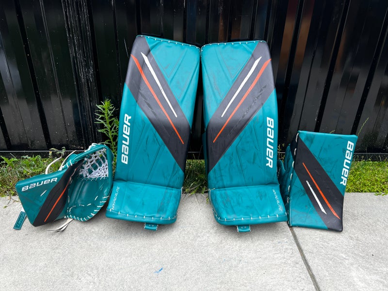 32+1 XS Bauer Hyperlite Regular Goalie Full Set Pro Stock (Used)