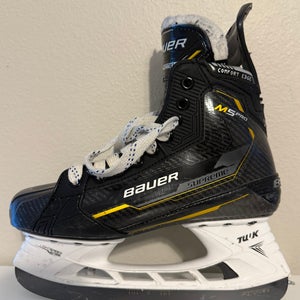 Bauer Supreme M5 Pro Hockey Skates Regular Width 6.5 (Used)